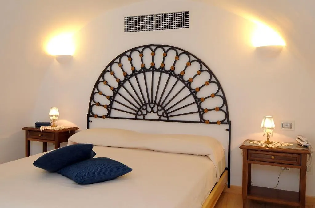 Hotel Residenza Luce Amalfi 2*,  Italia